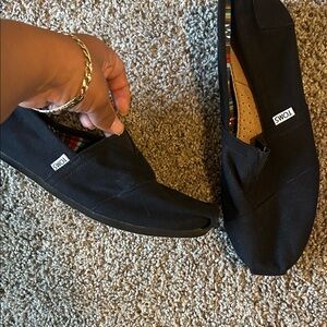 TOMS Women's Classic Black Loafers
